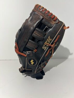 SSK CLP-83 right hand throw glove 12.75”